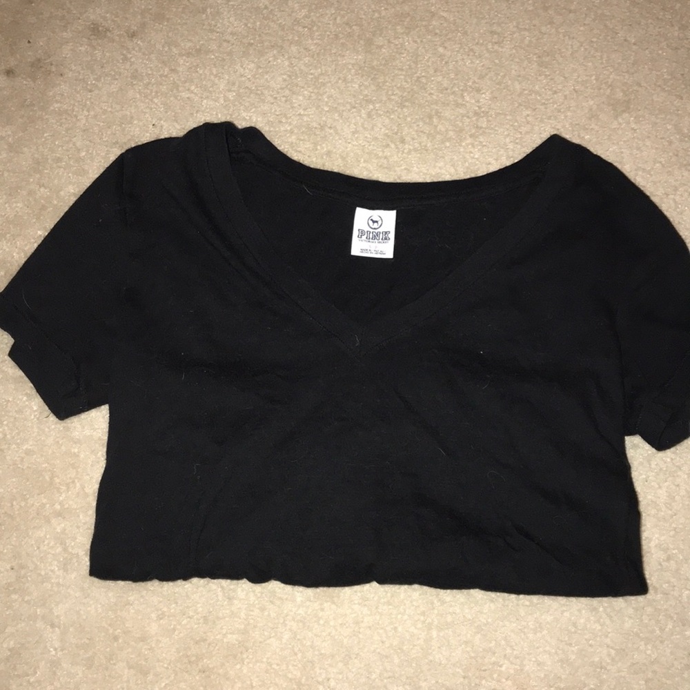 Black VS pink tee